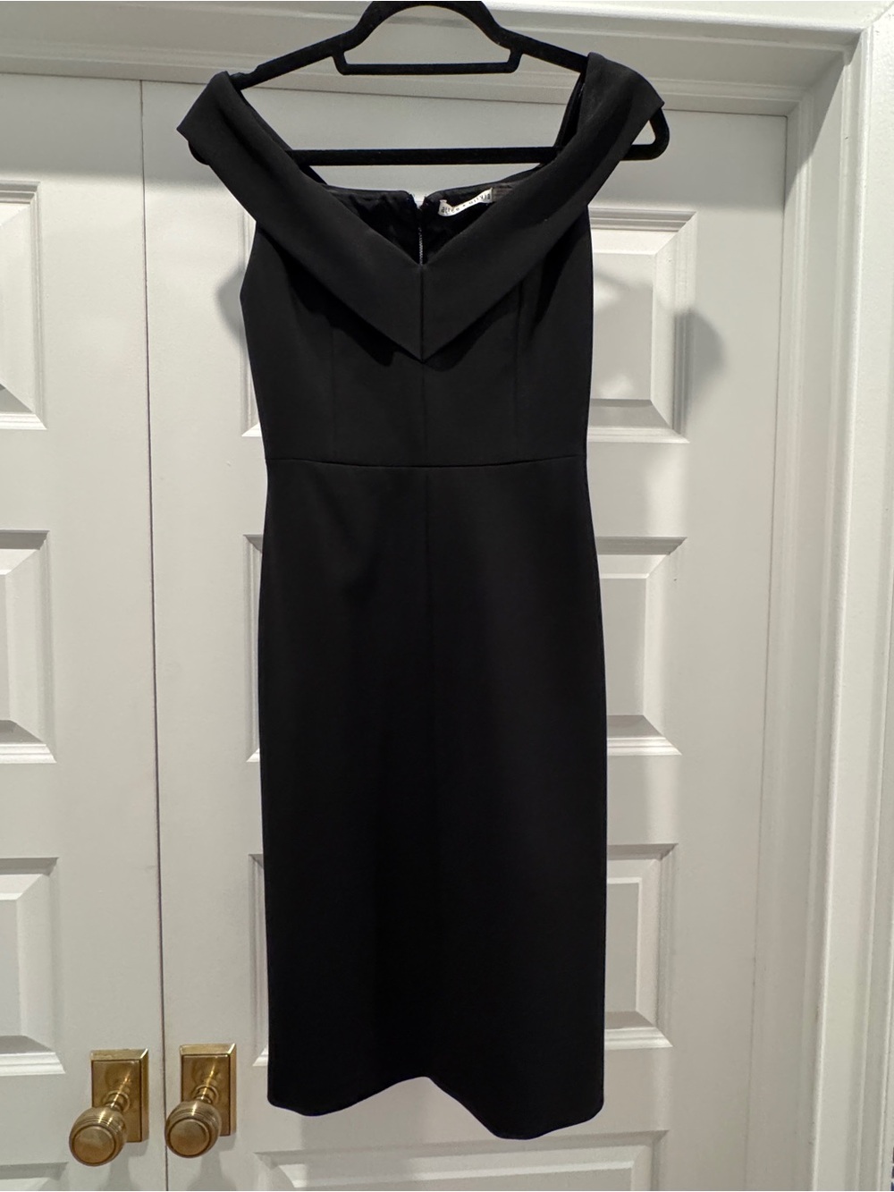 Alice and Olivia Luna Off The Shoulder Dress